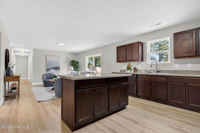 891 Golf View Road, Southport, NC 28461