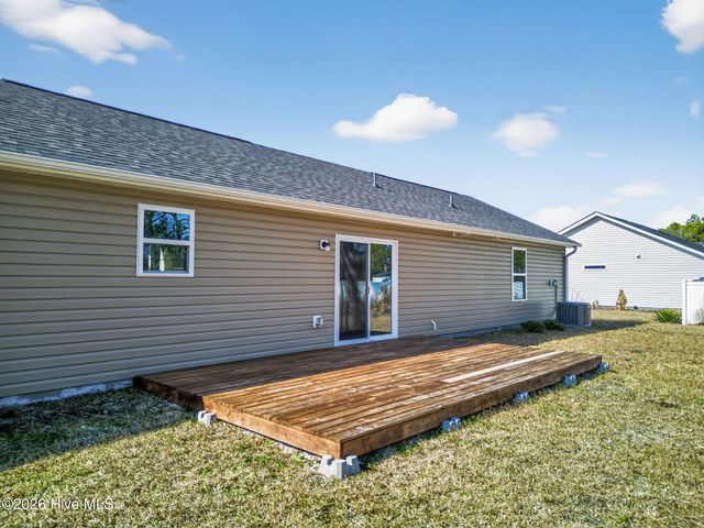 891 Golf View Road, Southport, NC 28461