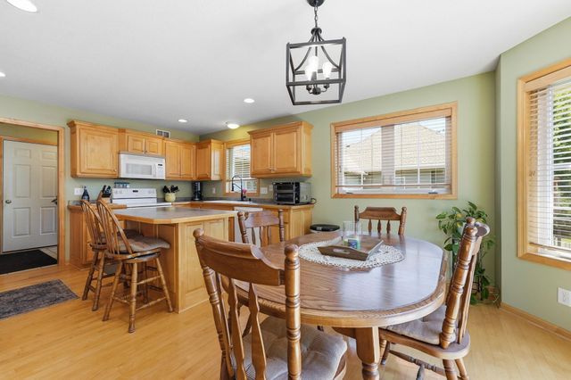 5411 128th Street N, Hugo, MN 55038