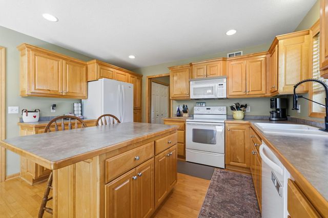5411 128th Street N, Hugo, MN 55038