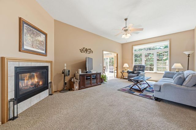 5411 128th Street N, Hugo, MN 55038