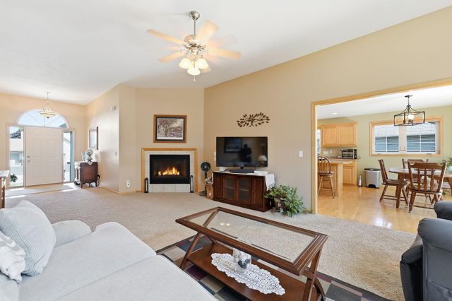 5411 128th Street N, Hugo, MN 55038