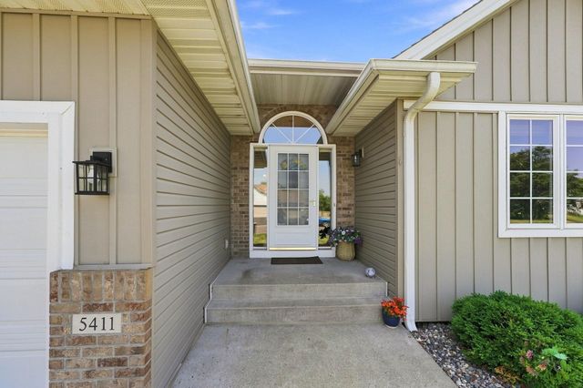 5411 128th Street N, Hugo, MN 55038