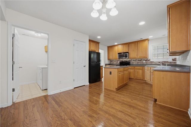 910 Park Knoll Court, Lawrenceville, GA 30043