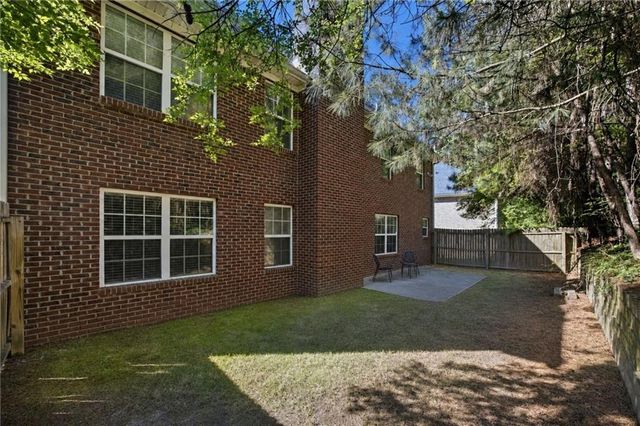 910 Park Knoll Court, Lawrenceville, GA 30043