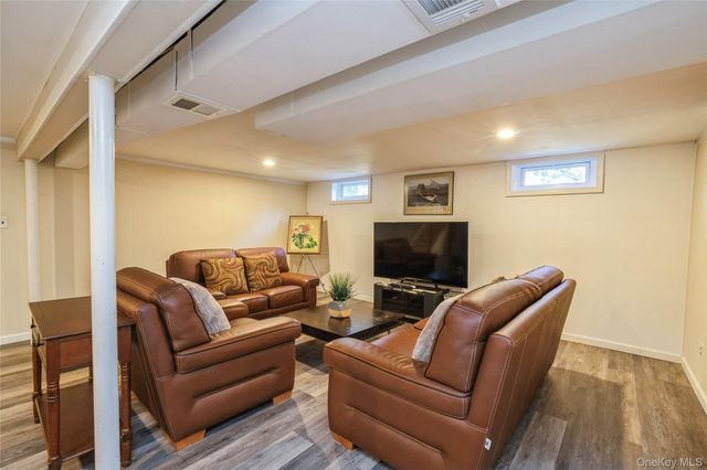 68 Lauren Avenue, Dix Hills, NY 11746