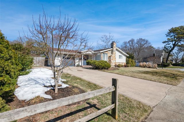 68 Lauren Avenue, Dix Hills, NY 11746