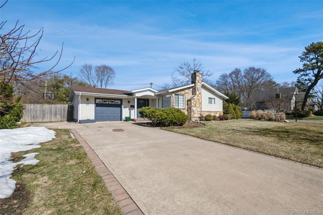 68 Lauren Avenue, Dix Hills, NY 11746