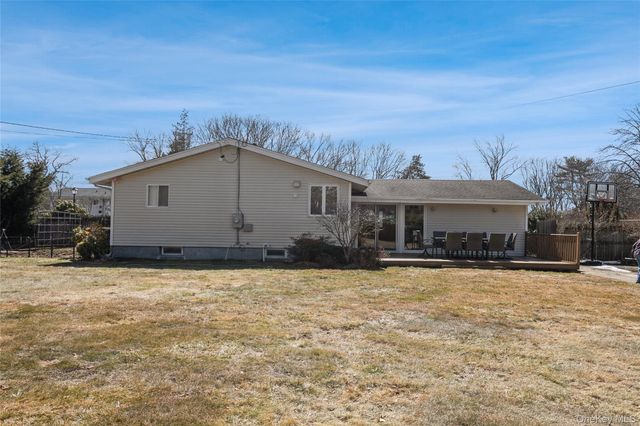 68 Lauren Avenue, Dix Hills, NY 11746