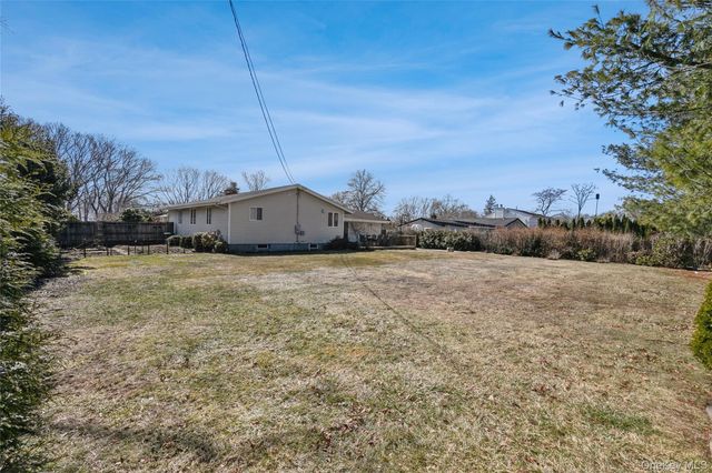 68 Lauren Avenue, Dix Hills, NY 11746