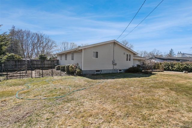 68 Lauren Avenue, Dix Hills, NY 11746