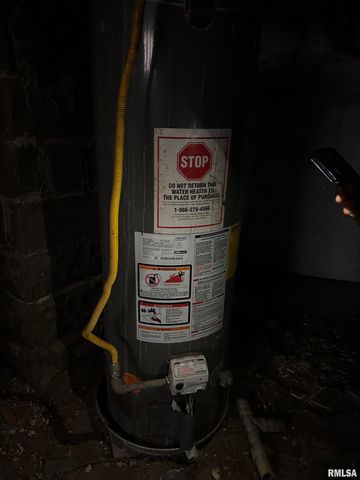 2302 W KRAUSE Avenue, Peoria, IL 61605