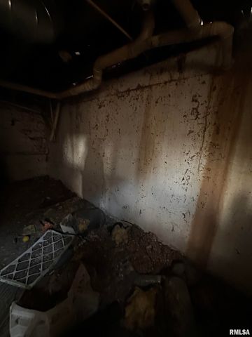 2302 W KRAUSE Avenue, Peoria, IL 61605