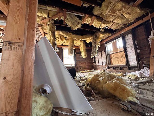 2302 W KRAUSE Avenue, Peoria, IL 61605