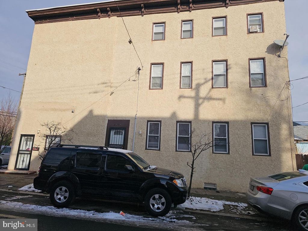 2101 N MARSHALL ST, PHILADELPHIA, PA 19122 — exterior