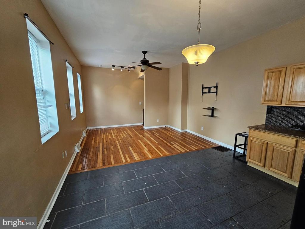 2101 N MARSHALL ST, PHILADELPHIA, PA 19122 — photo 3