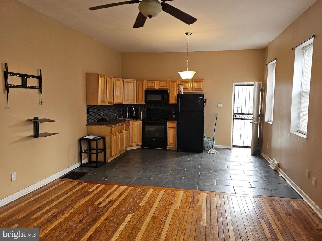 2101 N MARSHALL ST, PHILADELPHIA, PA 19122 — photo 4