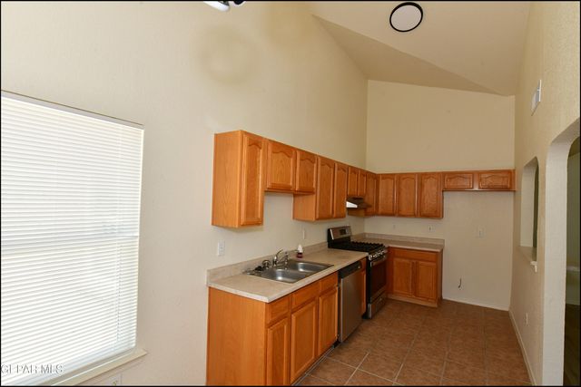 14513 Desierto Bello Avenue, Horizon City, TX 79928