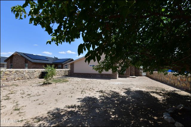 14513 Desierto Bello Avenue, Horizon City, TX 79928
