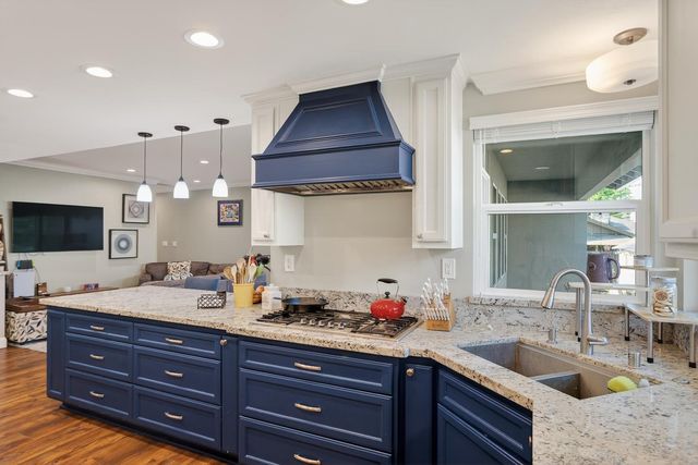 2551 Avalon Dr, Sacramento, CA 95821