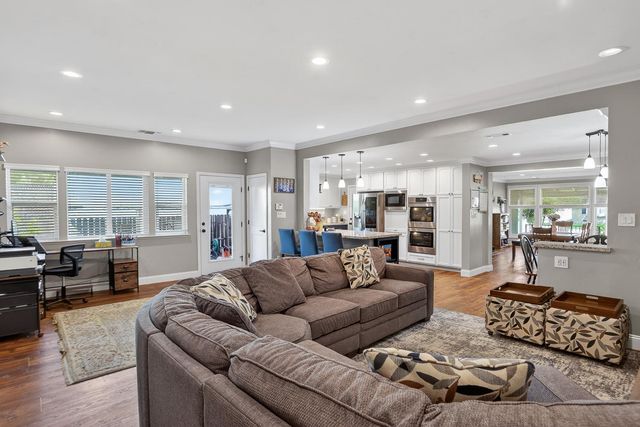 2551 Avalon Dr, Sacramento, CA 95821