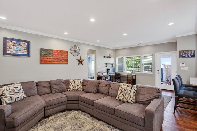 2551 Avalon Dr, Sacramento, CA 95821