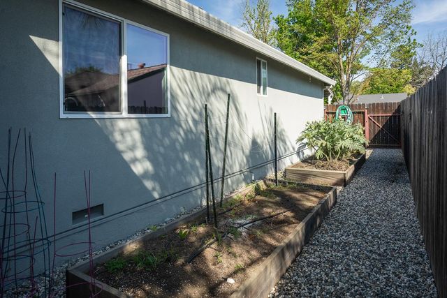 2551 Avalon Dr, Sacramento, CA 95821