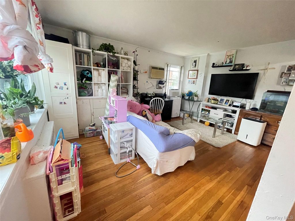 32 Edgewood Road, Port Washington, NY 11050 — photo 3