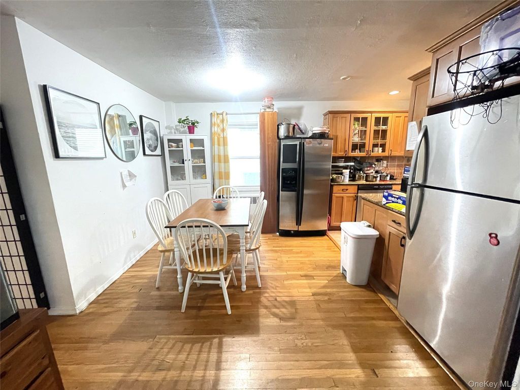 32 Edgewood Road, Port Washington, NY 11050 — photo 5
