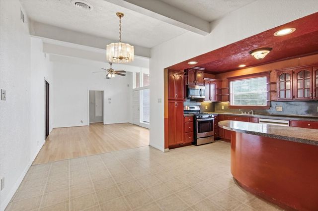 6946 Cole Creek Drive, Houston, TX 77092