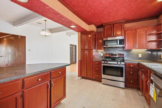 6946 Cole Creek Drive, Houston, TX 77092