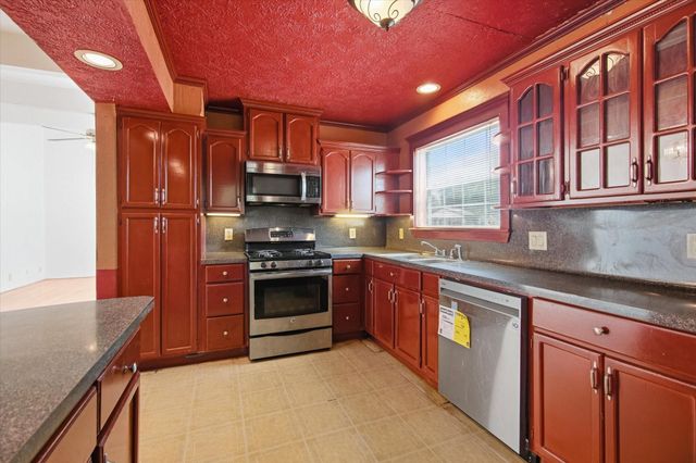 6946 Cole Creek Drive, Houston, TX 77092