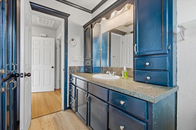 6946 Cole Creek Drive, Houston, TX 77092