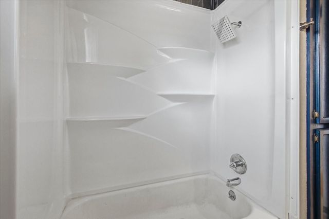 6946 Cole Creek Drive, Houston, TX 77092