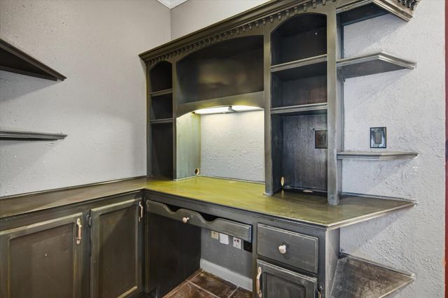 6946 Cole Creek Drive, Houston, TX 77092