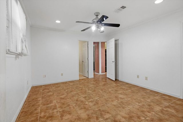 6946 Cole Creek Drive, Houston, TX 77092