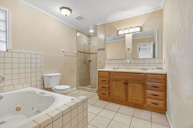 6946 Cole Creek Drive, Houston, TX 77092