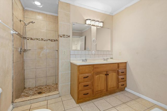 6946 Cole Creek Drive, Houston, TX 77092