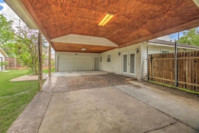 6946 Cole Creek Drive, Houston, TX 77092