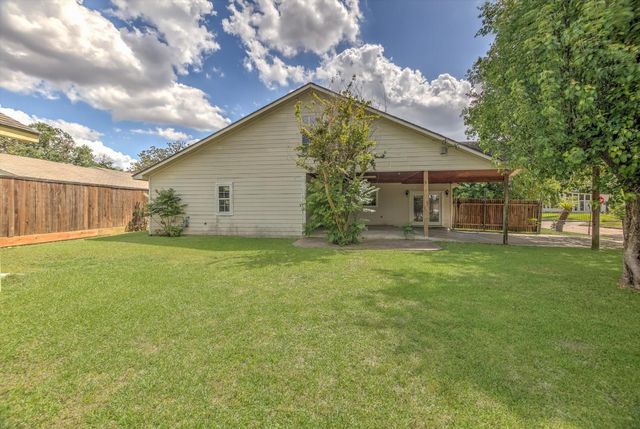 6946 Cole Creek Drive, Houston, TX 77092