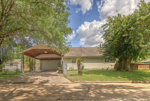 6946 Cole Creek Drive, Houston, TX 77092