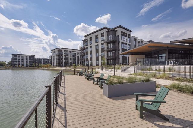 10421 Deerwood Road 1302, Houston, TX 77042