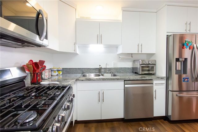 9551 Via Ricardo, Burbank, CA 91504
