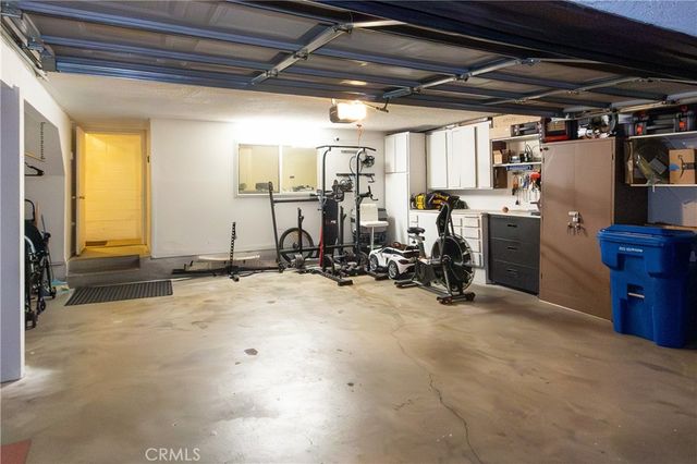 9551 Via Ricardo, Burbank, CA 91504