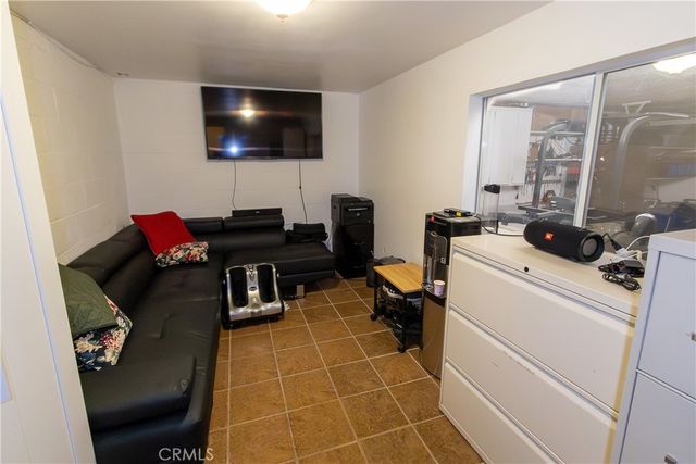 9551 Via Ricardo, Burbank, CA 91504