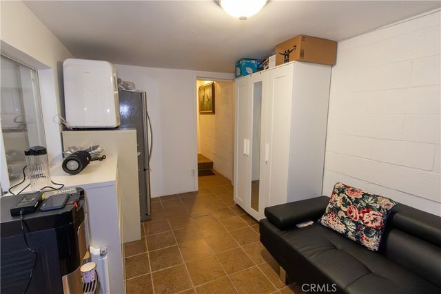 9551 Via Ricardo, Burbank, CA 91504