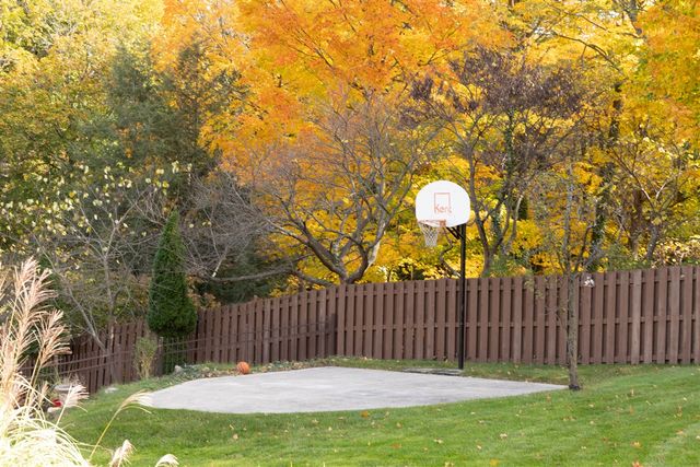 1761 Chevy Chase Boulevard, Kalamazoo, MI 49008