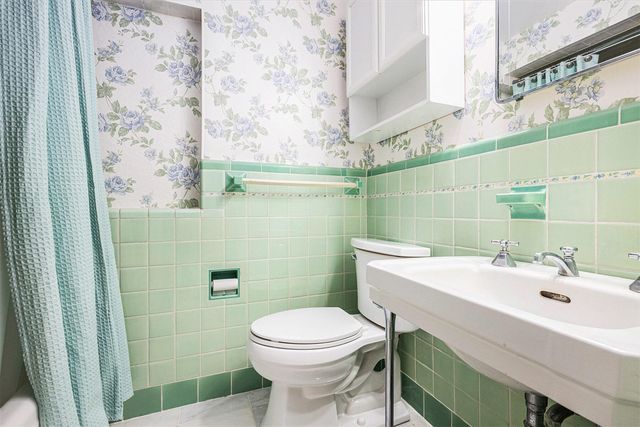 1761 Chevy Chase Boulevard, Kalamazoo, MI 49008