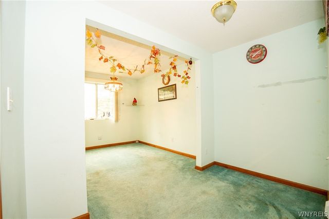 7 Sunmist E, Amherst, NY 14228