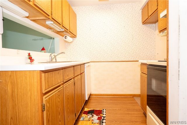 7 Sunmist E, Amherst, NY 14228